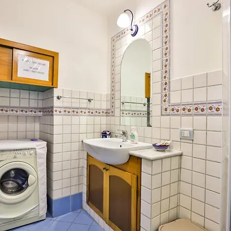 The Window To The Sky Apartment