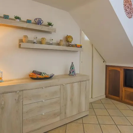 The Window To The Sky Apartment *